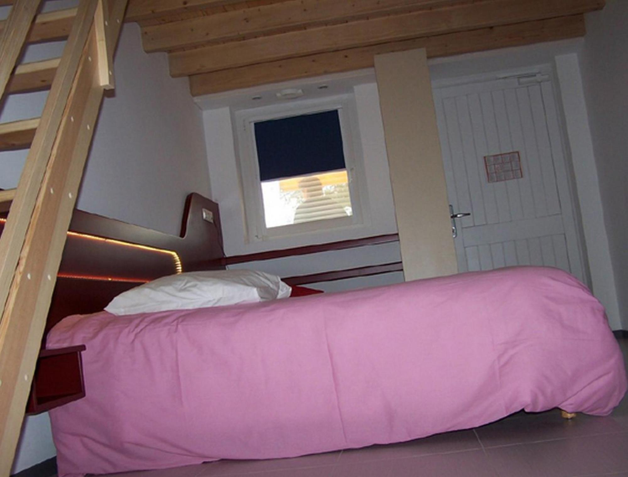 Hotel Le Richevaux Neufchateau Luaran gambar