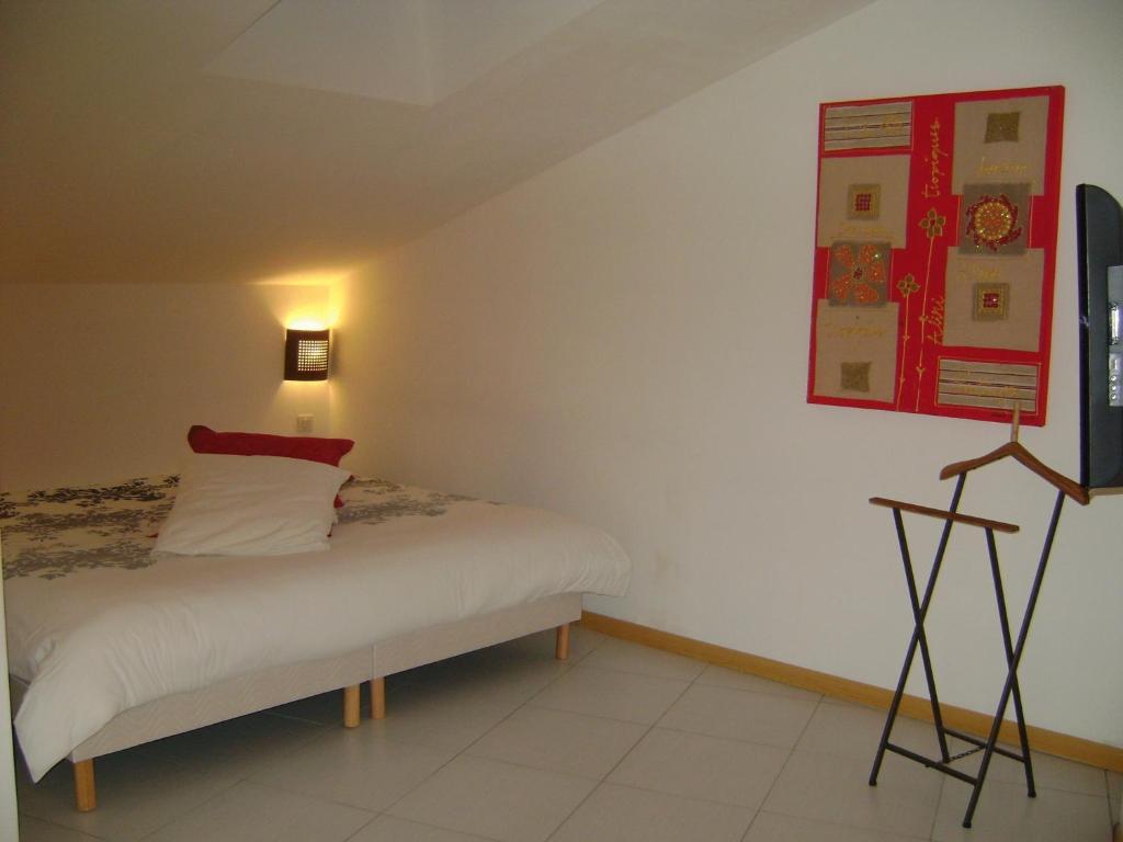 Hotel Le Richevaux Neufchateau Bilik gambar